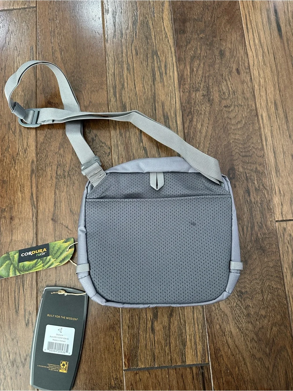 Mystery Ranch District 4 Gray Crossbody Bag - Compact Men’s Shoulder Pack (NWT)
